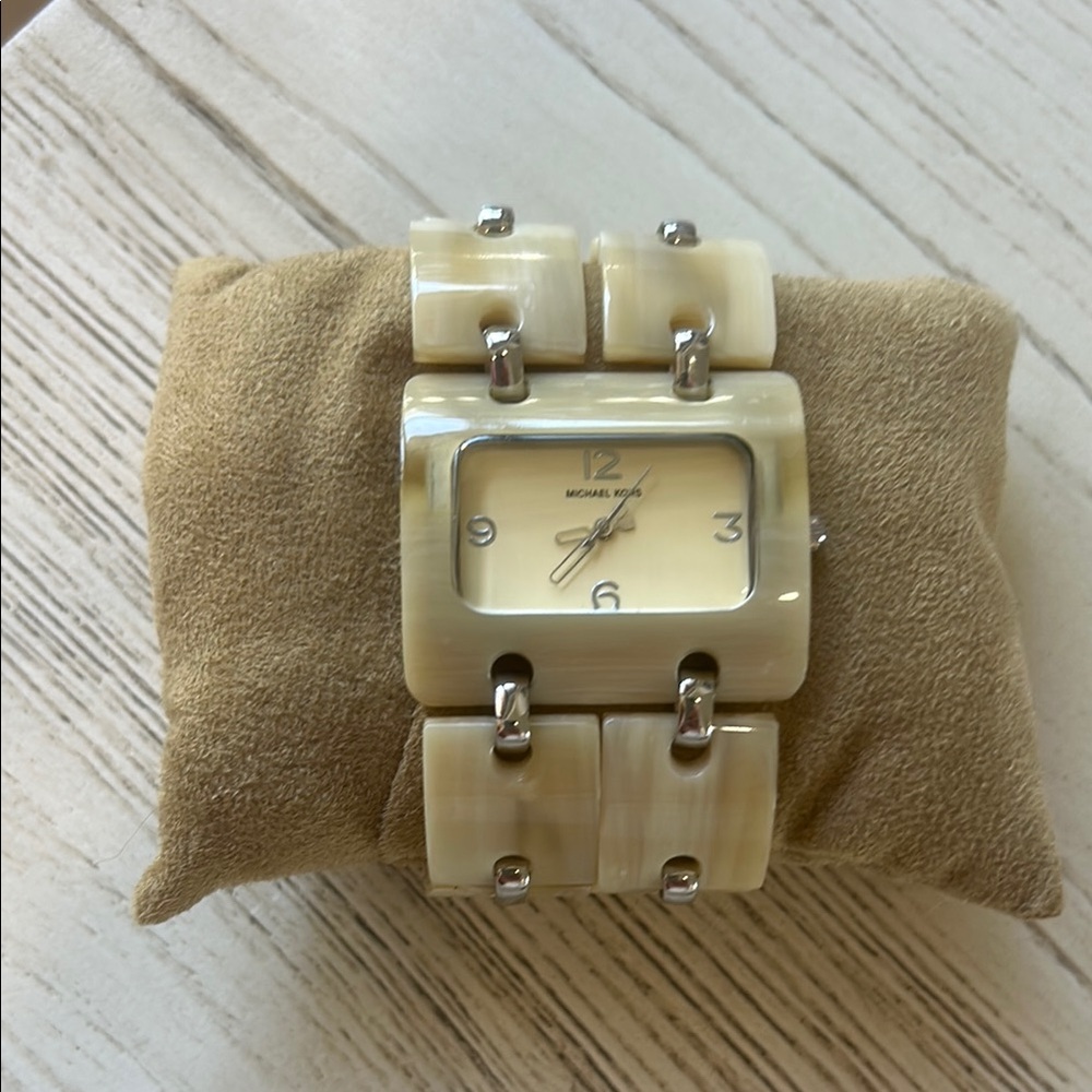 Michael Kors Cream Watch